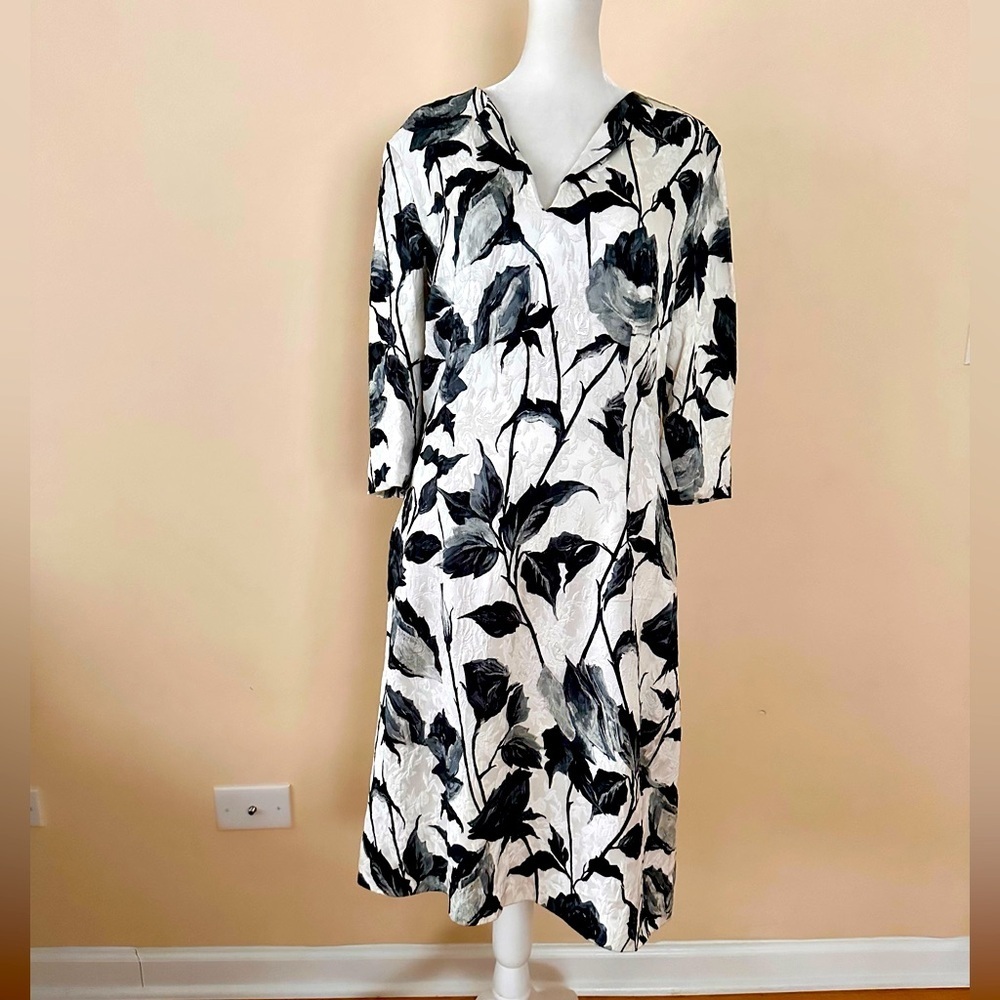 Naeem Khan Floral Print
Knee-Length Black and White Cocktail Dress